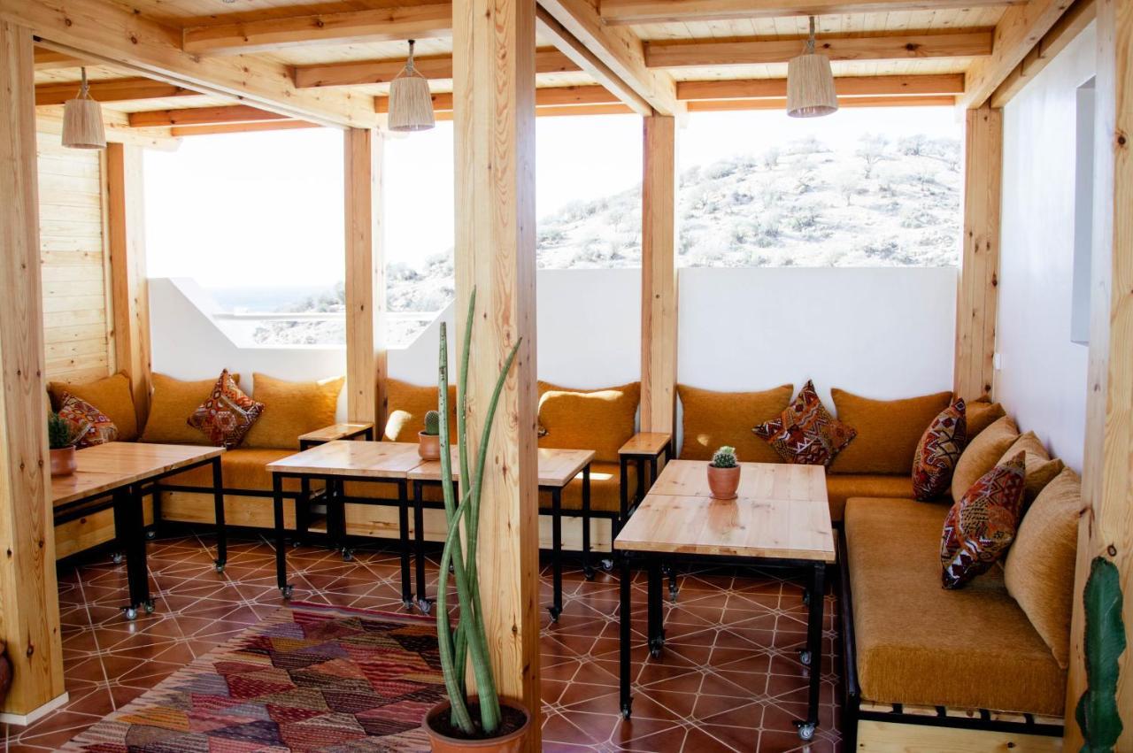 Mouja Surf Camp Hostel ทากาเซาท์ ภายนอก รูปภาพ
