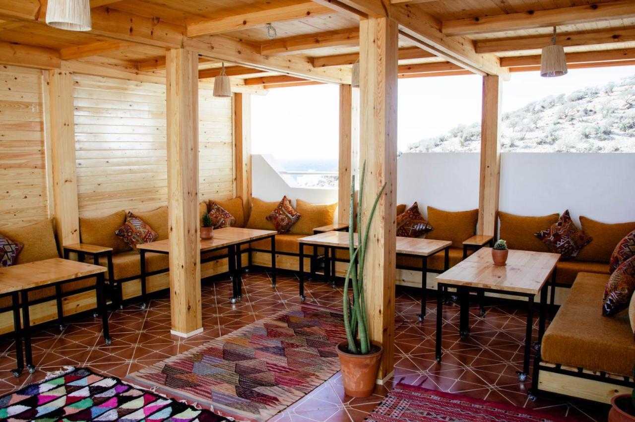 Mouja Surf Camp Hostel ทากาเซาท์ ภายนอก รูปภาพ