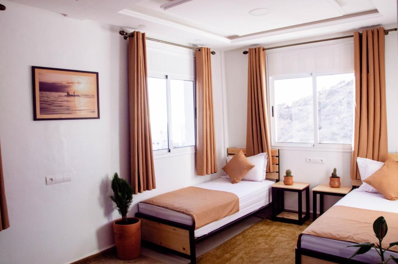 Mouja Surf Camp Hostel ทากาเซาท์ ภายนอก รูปภาพ